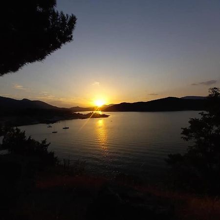 Ruralrut En El Tiemblo Precios Especiales A Partir De 7 Noches, Wifi, Cabina De Hidromasaje, Aire Acondicionado, Zonas De Bano Naturales Cercanas Exterior foto