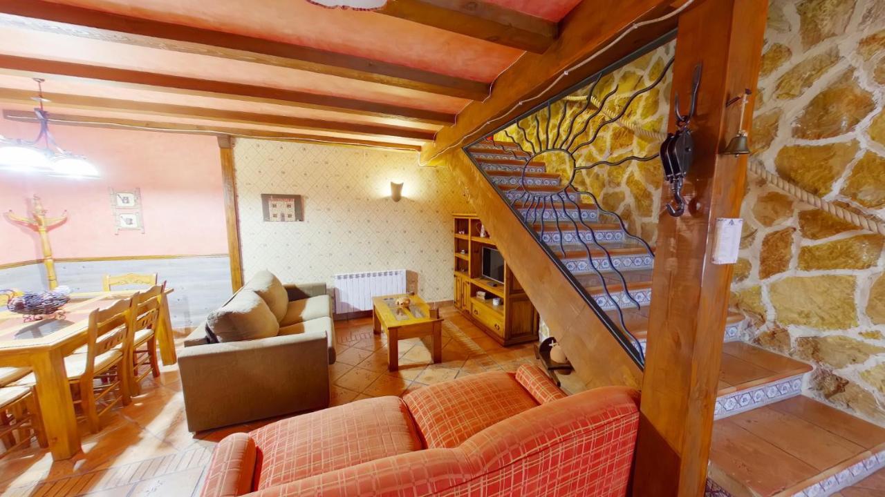 Ruralrut En El Tiemblo Precios Especiales A Partir De 7 Noches, Wifi, Cabina De Hidromasaje, Aire Acondicionado, Zonas De Bano Naturales Cercanas Exterior foto