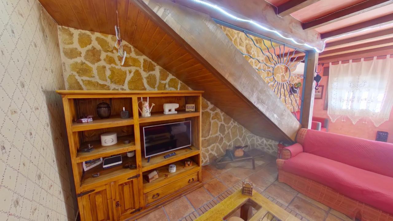 Ruralrut-El Tiemblo Wifi, Cabina De Hidromasaje, Aire Acondicionado Y A Pocos Metros De Zonas De Bano Naturales Exterior foto
