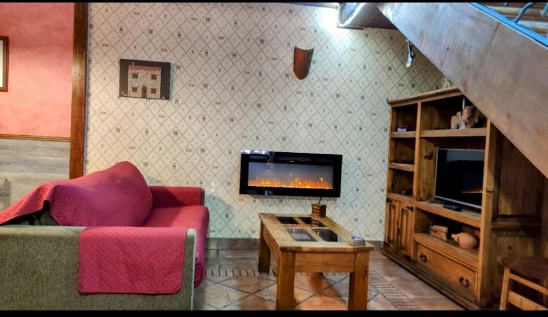 Ruralrut-El Tiemblo Wifi, Cabina De Hidromasaje, Aire Acondicionado Y A Pocos Metros De Zonas De Bano Naturales Exterior foto