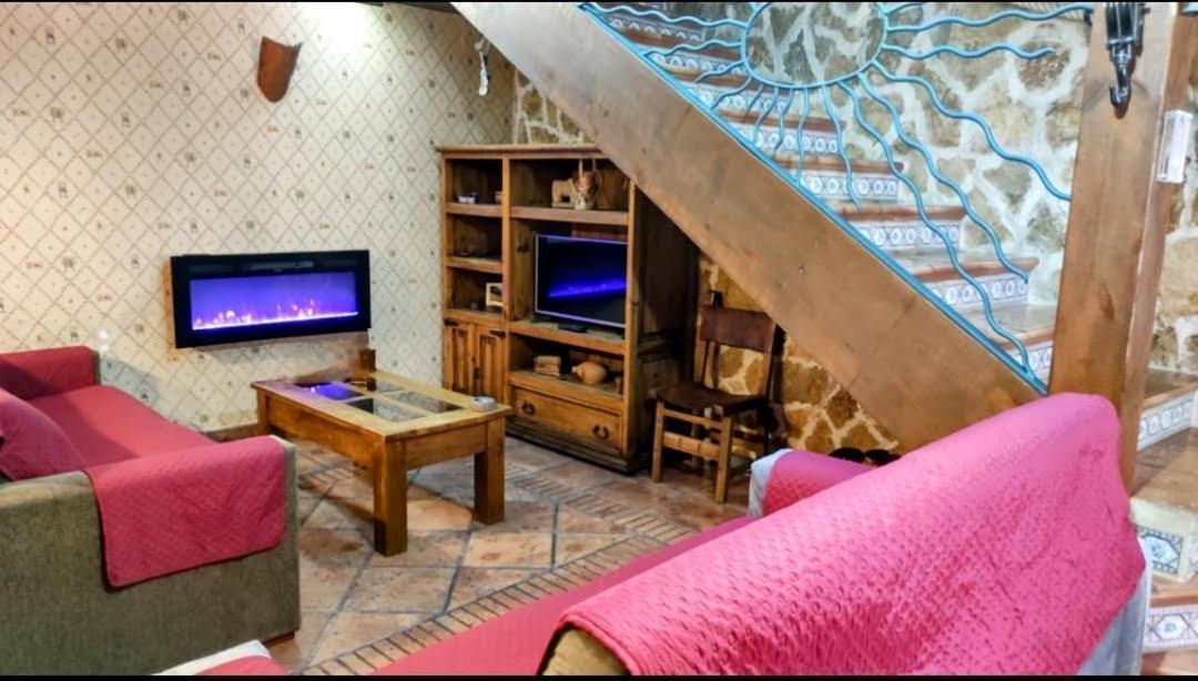 Ruralrut En El Tiemblo Precios Especiales A Partir De 7 Noches, Wifi, Cabina De Hidromasaje, Aire Acondicionado, Zonas De Bano Naturales Cercanas Exterior foto