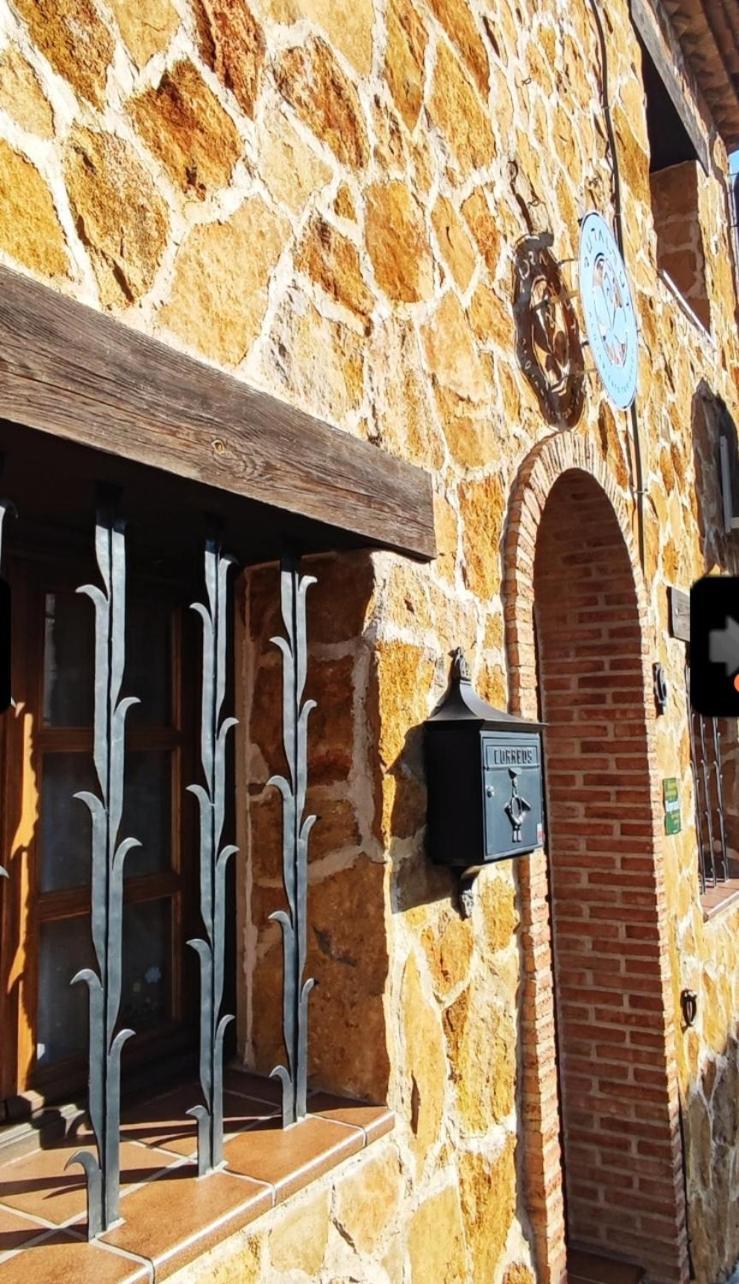 Ruralrut-El Tiemblo Wifi, Cabina De Hidromasaje, Aire Acondicionado Y A Pocos Metros De Zonas De Bano Naturales Exterior foto